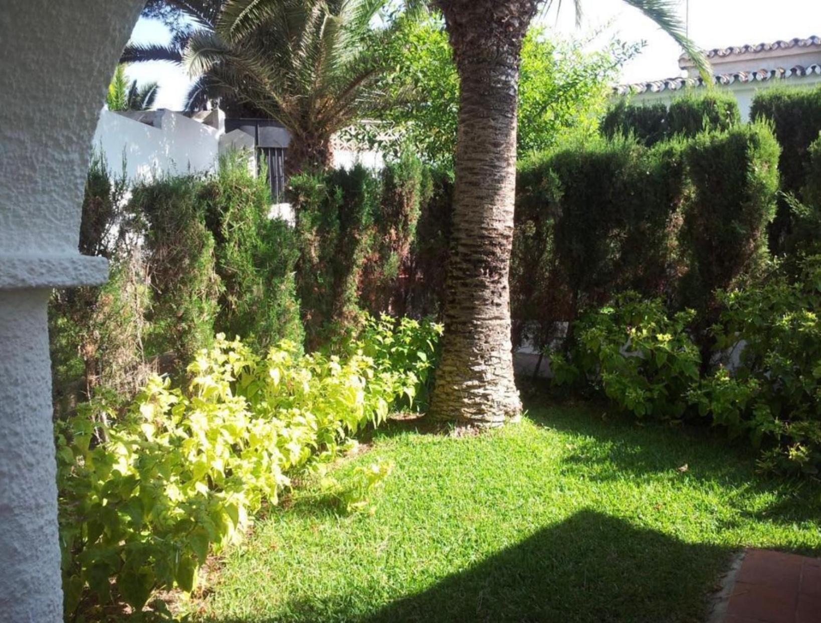 Casita En Playa Costabella, Holiday home Marbella